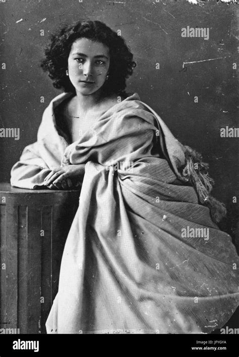 Félix Nadar 1820 1910 portraits Sarah Bernhardt Stock Photo Alamy