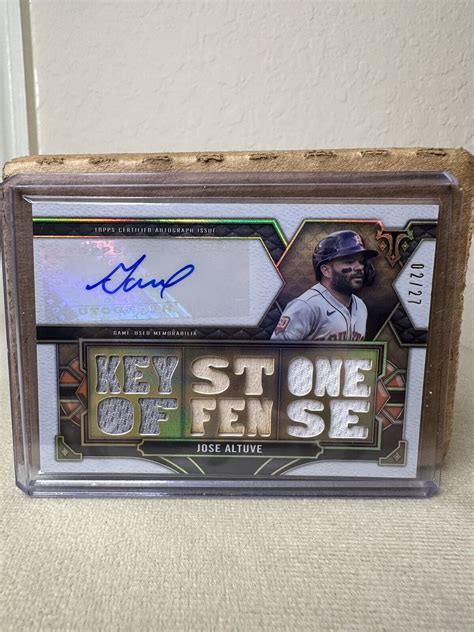 Topps Triple Threads Jose Altuve Keystone Offense Relic Auto