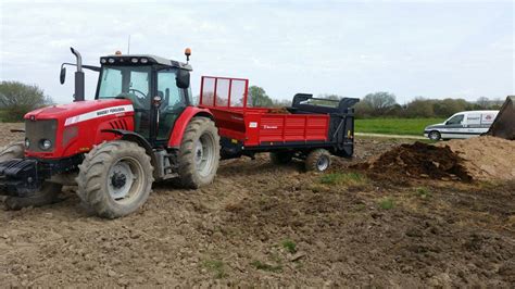 Agrícola Suárez Entrega Remolque Esparcidor Tractorpasión