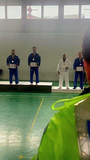 Foto Poli I Tii Vr Nceni Judoka Enache Nicolae I Marin Florin Pe