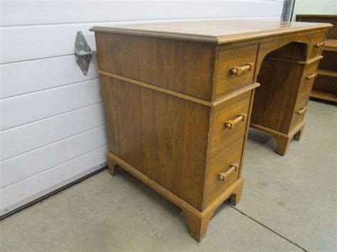 Maple Drawer Desk Oberman Auctions