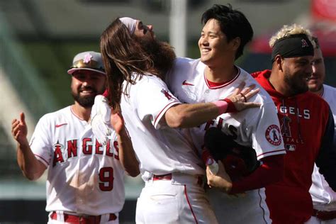 大谷翔平、劇的同点2点二塁打でサヨナラ勝ちに貢献 指揮官も絶賛「ワンダフル」 Full Count