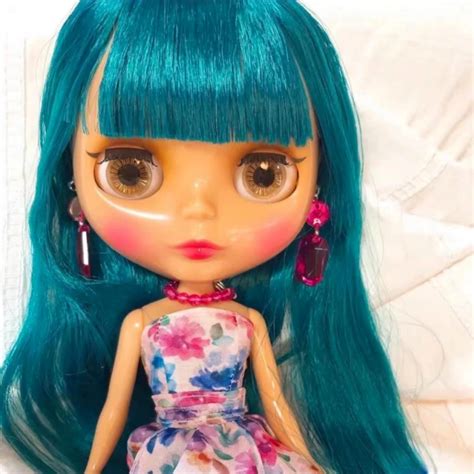 8 Hot Sexy Ellie Blythe Bikini Pics