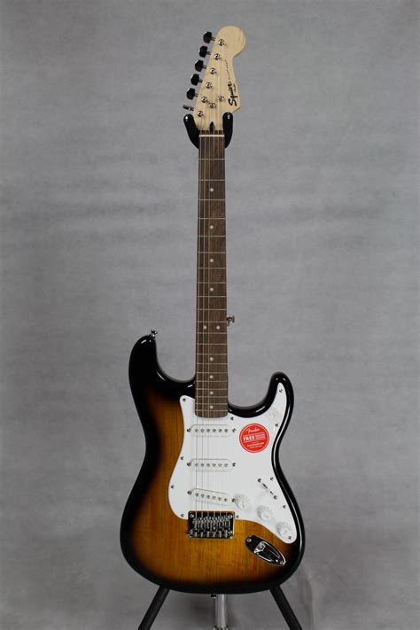 Fender Squier Bullet Stratocaster Hard Tail Brown Sunburst - 885978884926