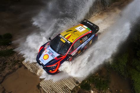 Thierry Neuville Gana El Rally De Italia Cerde A Para Sumar El Primer