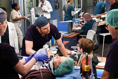 Nemocnice Chicago Med It S An Ill Wind That Blows Nobody Good S08E13