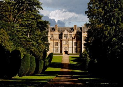 Explore the filming locations of Wolf Hall - Discover Britain