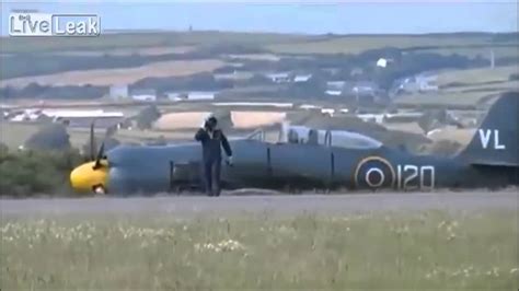 Hawker Sea Fury Crash Landing At Air Show Youtube