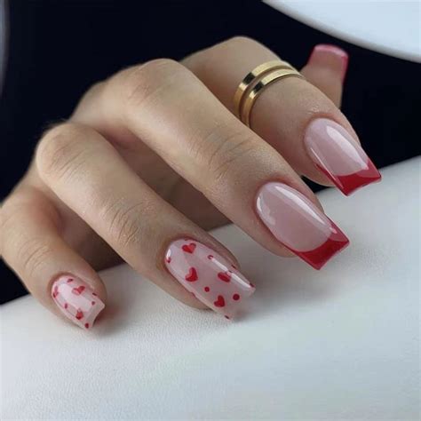 Uñas postizas rojas para el día de San Valentín uñas postizas cuadradas