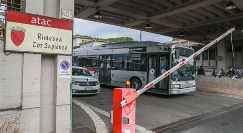 Bus In Fiamme Fra Finti Guasti E Collaudi Raggirati Tutti Gli