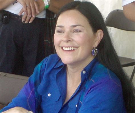 Diana Gabaldon Biography - Facts, Childhood, Family Life & Achievements