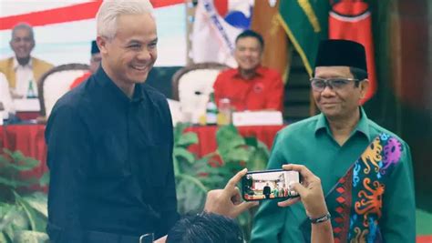 Pdi Perjuangan Umumkan Mahfud Md Sebagai Cawapres Pendamping Ganjar Pranowo