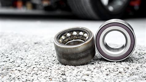 Bad Wheel Bearing Symptoms - In The Garage with CarParts.com