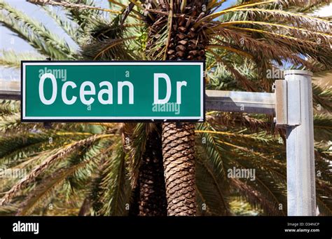 Miami Beach Ocean Drive Hi Res Stock Photography And Images Alamy