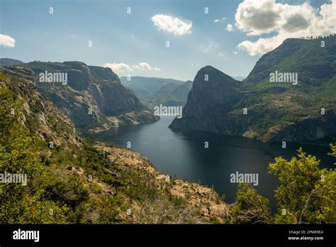 Hetch Hetchy Climbing Hi Res Stock Photography And Images Alamy