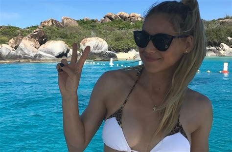 Anna Kournikova Se Luci En Bikini Y Fue Criticada Sorprendi Por Su Delgadez Infobae