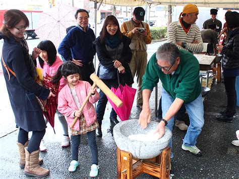 [12月23日]歳末感謝ふるまい餅つき大会開催 株式会社タケノ