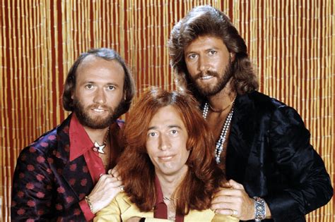 Bee Gees A Biografia Dos Irm Os Gibb Cones Da M Sica