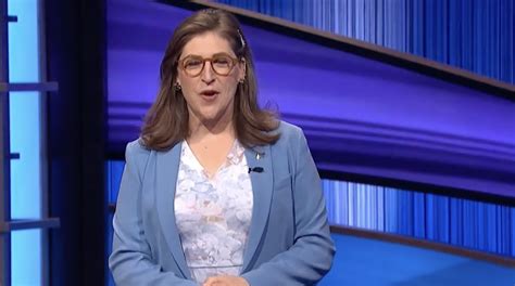 Jeopardy S Mayim Bialik Praised For Being Open With Fans About