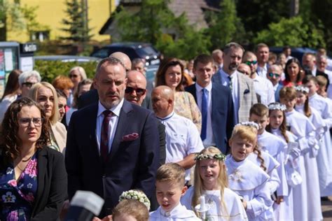 Pierwsza Komunia Św w parafii pw Matki Bożej Łaskawej w Czerniewicach