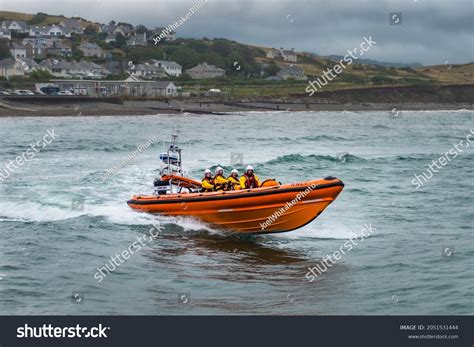 8,560 Lifeboat Rescue Images, Stock Photos & Vectors | Shutterstock