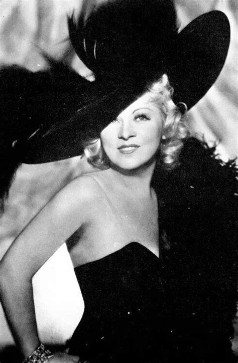 Pin By Cyndi Hliva On Famous People Mae West Old Hollywood Hollywood