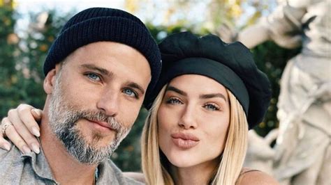 Bruno Gagliasso E Giovanna Ewbank Surgem Em Clima De Romance Ao Posarem