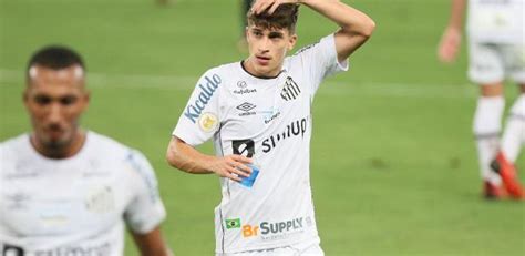 Corinthians analisa contratação de Gabriel Pirani ex Santos no meio campo