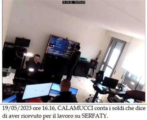 Samuele Calamucci Conta I Soldi Che Dice Di Aver Ricevuto Da Leonardo