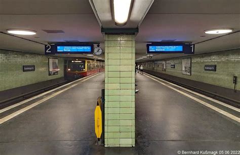 Europa Deutschland Berlin Mitte S Bahnhof Brandenburger Tor S Bahn