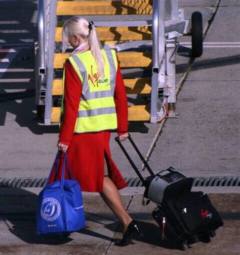 Virgin Blue Cabin Crew Стюардесса