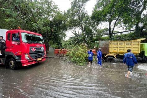 147 Warga Jadi Korban Banjir Bandang Dinar Indah Semarang