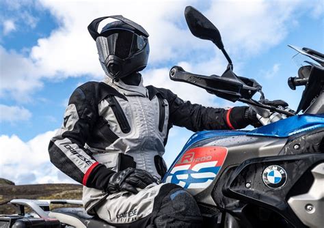 Alla Scoperta Dellislanda In Moto Con Dainese News Moto It