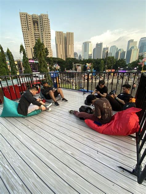 Potret Seru Suasana ChilldiKLYLounge KapanLagi Buka Bareng Festival