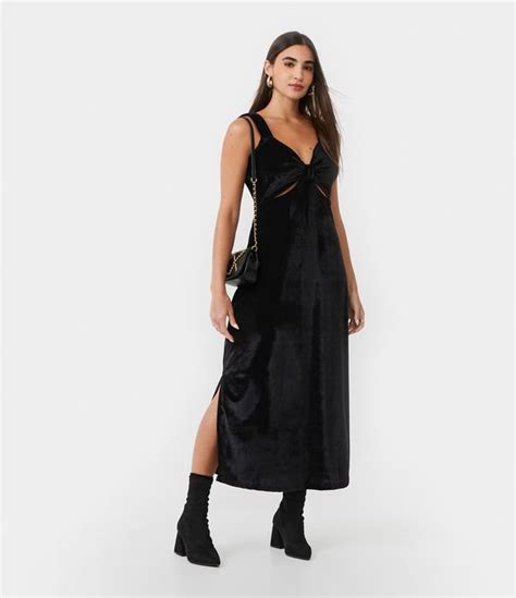 Vestido Midi Sem Manga Em Veludo Com Decote Coração Preto