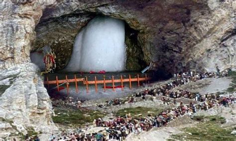 J K Over 3 Lakh Devotees Visit Amarnath Cave Shrine