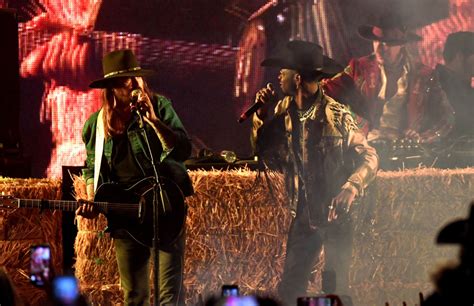 Lil Nas X And Billy Ray Cyrus Perform Old Town Road With Diplo Watch