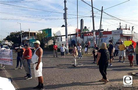 Por Calles Dañadas Y Falta De Drenaje Se Manifiestan En El Puerto E Veracruzmx