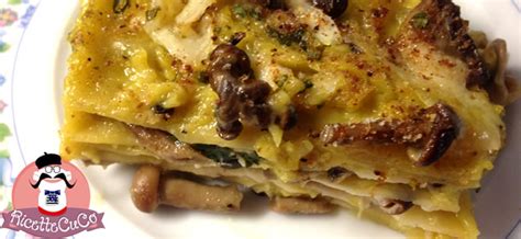 Lasagne Bianche Con Funghi Pioppini Chiodini E Champignon Pecorino