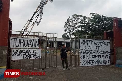 Nasib Mahasiswa Poltekom Malang Harusnya Belajar Malah Bersih Bersih