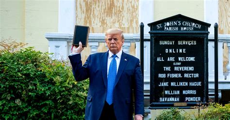 Una Biblia De 60 Dólares La Nueva Aventura De Trump The New York Times