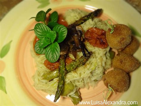 Arroz Basmati Espargos Verdes Frescos E Salteado De Tomate E