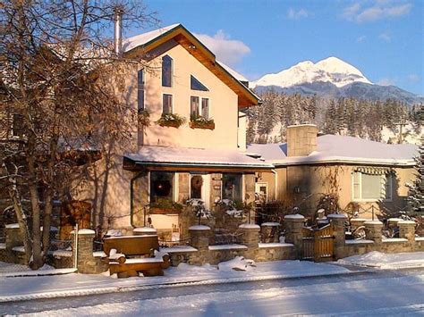 10 Best Pet-Friendly Airbnbs In Jasper, Canada - Updated 2024 | Trip101