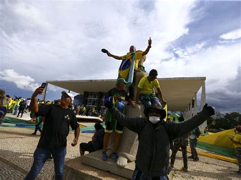 A tentativa de golpe de 8 1 sob a perspectiva do atentado ao patrimônio