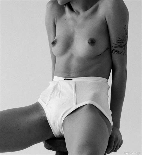 Lilbiii Nude OnlyFans Leaks Fappening FappeningBook