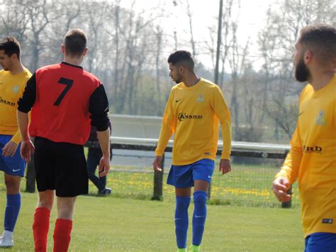 Régional 3 Le duel FC Gueugnon JF Palinges en photos FOOTBALL