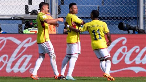 Colombia se metió en cuartos de final con una aplastante victoria ante