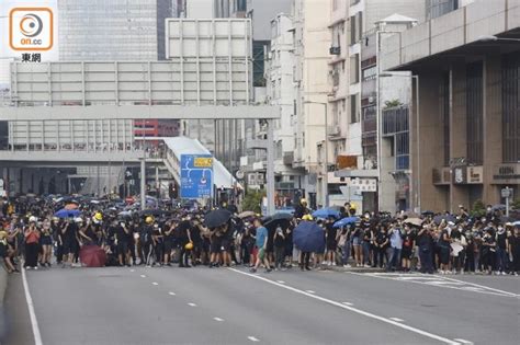 修例風波：銅鑼灣有示威者拆鐵欄 干諾道中被堵路｜即時新聞｜港澳｜oncc東網