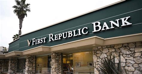 First Republic Bank Stock Falls As Concerns Mount On Wall Street