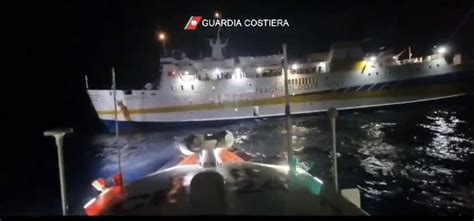 Incendio A Bordo Del Traghetto Cossyra Paura E Salvataggio In Mare